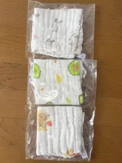 【新品・未使用】ガーゼハンカチ　タオル　6層ガーゼ　3枚セット