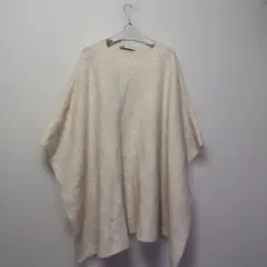 ZARA ザラ　淡いベージュ ニット　オーバーサイズ　ポンチョ　上着　コート