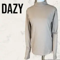 DAZY タートルネック ベージュ 長袖