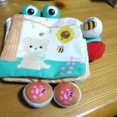 布製おもちゃ クマと恐竜のデザイン絵本 鈴音付き