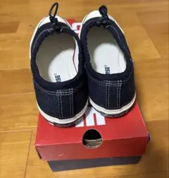 新品レディース CONVERSE デニム ネイビー スリッポンスニーカー25cmのサムネイル