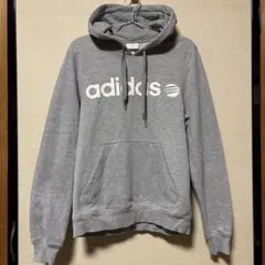 adidas グレー パーカー フロントポケット付きのサムネイル