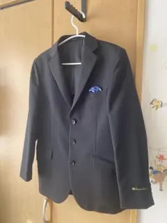 新品　美品　黒のブレザーと青ストライプネクタイ