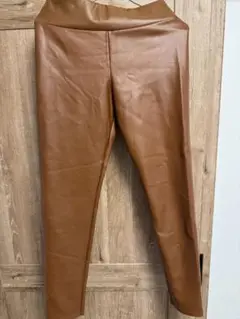 CALZEDONIA カルツェドニア サーマルレザーエフェクトパンツ