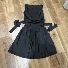 ノースリーブ ブラック 膝丈ワンピース