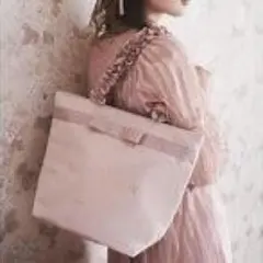 【✧美品】Maison de FLEURブランドロゴフリルハンドルバッグM