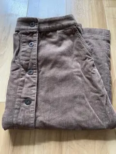 ユニクロ　フロントボタンスカート　秋服