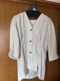 Beauty&Youth アイボリー Vネック 五分袖シャツ