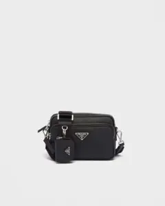 Prada ブラック ショルダーバッグ 小型ポーチ付き　サフィアーノ