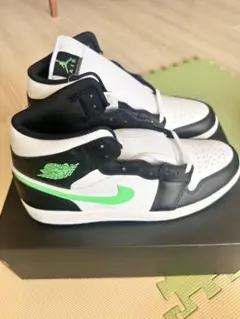 新品 Air Jordan ハイカットスニーカー ホワイト/ブラック/グリーン