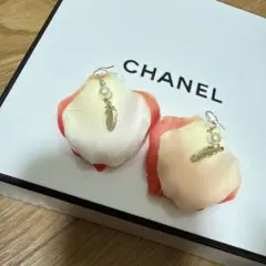 花びらデザイン ピアス