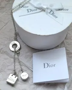 Dior シルバー チャーム付きネックレス