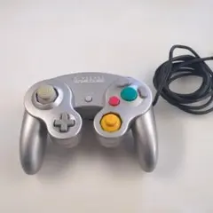 【カ30】ニンテンドーゲームキューブ　コントローラーシルバー