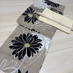 凛と華やぐモノトーン乱菊浴衣セット - メルカリ