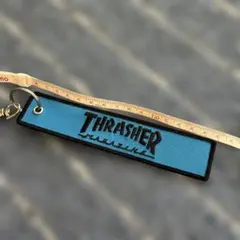 THRASHER キーホルダー 青 黒のサムネイル