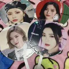 2025年最新】itzy うちわ リュジンの人気アイテム - メルカリ