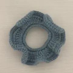 かぎ針編み フリルシュシュ (ライトブルー)