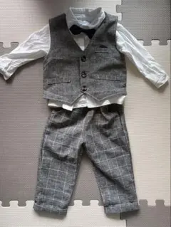 グレー フォーマルスーツ 蝶ネクタイ付き