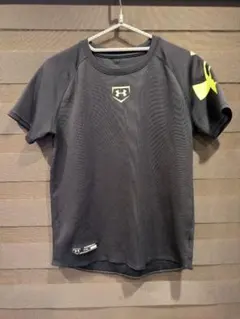☆早い物勝ち☆　アンダーアーマー　　Tシャツ YXL