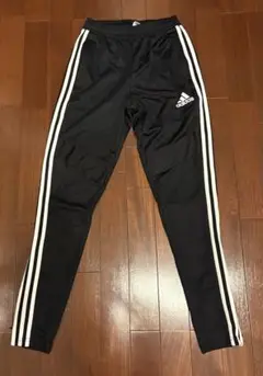 adidas トレーニングパンツ 黒 3本ライン