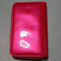 ルイヴィトン　ヴェルニ　ピンクの長財布