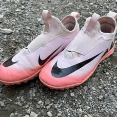 NIKE サッカー トレーニングシューズ　23.5cmのサムネイル