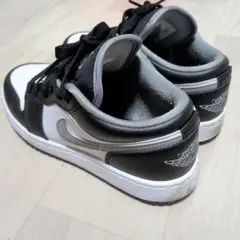 Air Jordan ローカットスニーカー ブラック/ホワイト　US４Ｙ