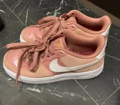 NIKE AIR FORCE1 LV8 バレンタインデー ピンク スニーカー