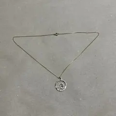 金色 渦巻きデザイン ネックレス