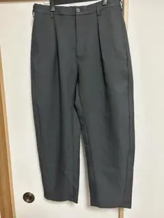 GU カーブタックパンツ グレー