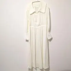 極美品✨GRL ビッグカラープリーツロングワンピース オフホワイト Mサイズ
