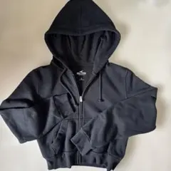ホリスター　黒フーディージップアップパーカー