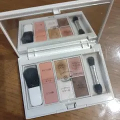 HABA クリスマスコフレ　限定　マルチアイカラーパレット　アイブロウパレット