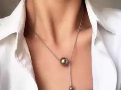 【新品未使用】ネックレス　シルバー　アクセサリー　幾何学　球体