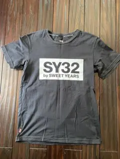 SY32 by SWEET YEARS Tシャツ ブラックのサムネイル