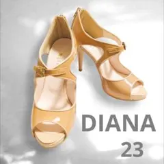 ダイアナ　オープントゥ　パンプス　サンダル　ベルト　エナメル　ベージュ