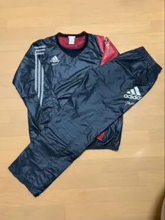 アディダス ウインドブレーカー