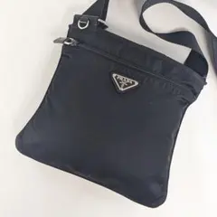 PRADA　プラダ　ショルダーバッグ　サコッシュ　斜め掛け　ナイロン　三角ロゴのサムネイル
