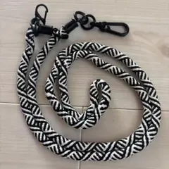 パラコード　ショルダーストラップ ブラックホワイト 編み込み