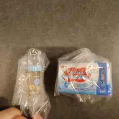 Pigeonミニチャーム　哺乳瓶とおしりナップ