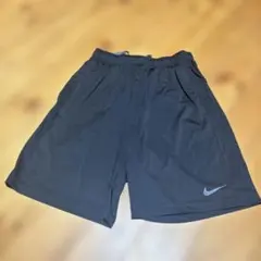 Nike ハーフパンツ 黒