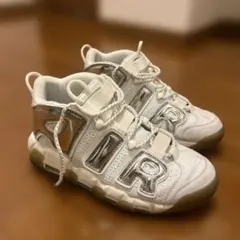 Nike エアモア　モアテン　アップテンポ　 ホワイト/メタリックシルバー