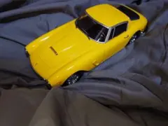 Ferrari 250 GT SWB ミニカー イエロー 1/18 - メルカリ