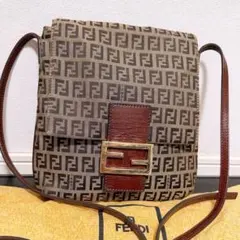 《美品》FENDI(フェンディ)ショルダーバッグ ズッカ柄