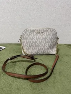MICHAEL KORS ベージュショルダーバッグ