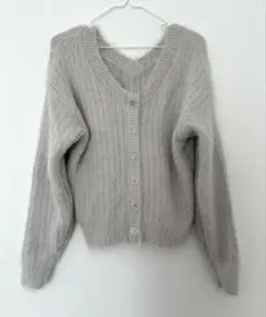 グレー Vネック ボタン付きセーター