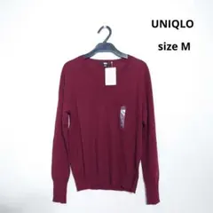 新品タグ付き UNIQLO エクストラファインメリノVネックセーター M