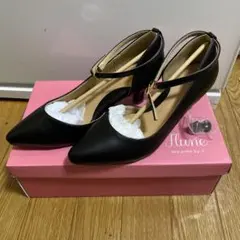 flume ブラック アンクルストラップ パンプス