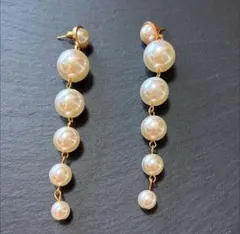 ロングピアス 揺れる ゴールド 5連パール