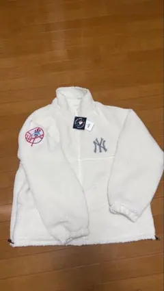 MLB Korea ニューヨーク・ヤンキース ダウンジャケット ホワイト 